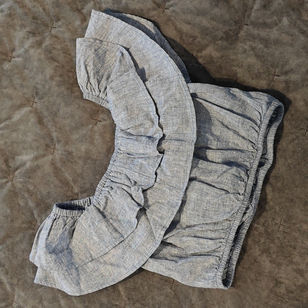 Express Gray Ruffle Crop Top - Picture 7 of 7